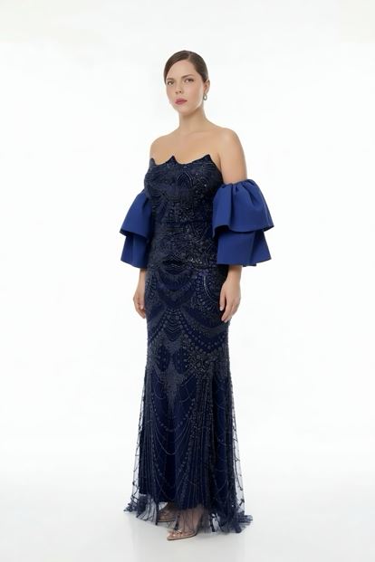 فستان سهرة أزرق داكن مزين بالترتر بمقاسات كبيرة